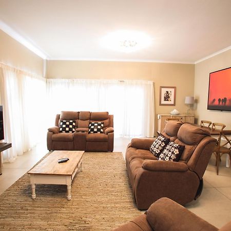 Hnt Atlantic Self Catering Apartment Суакопмунд Екстериор снимка