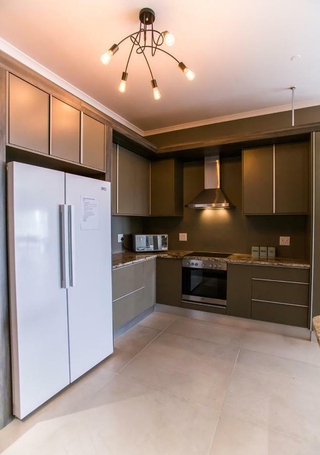 Hnt Atlantic Self Catering Apartment Суакопмунд Екстериор снимка